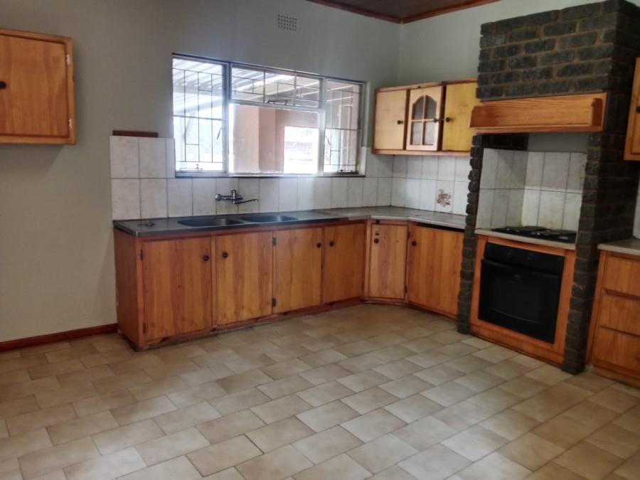 To Let 5 Bedroom Property for Rent in Kuruman Northern Cape